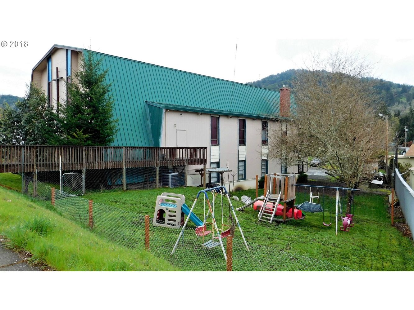 2837 W Harvard Ave, Roseburg, OR 97471